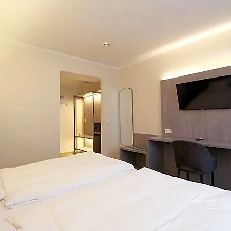 Otel Diamonds