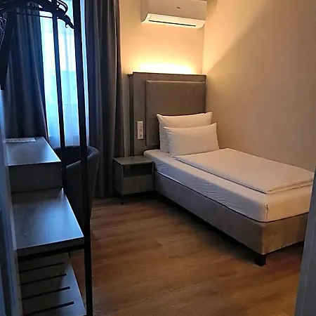 Diamonds Otel